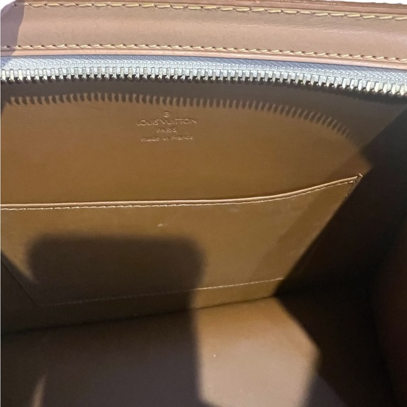 Authentic Louis Vuitton Vernis Forsyth
Bronze Hand bag - Picture 14 of 15